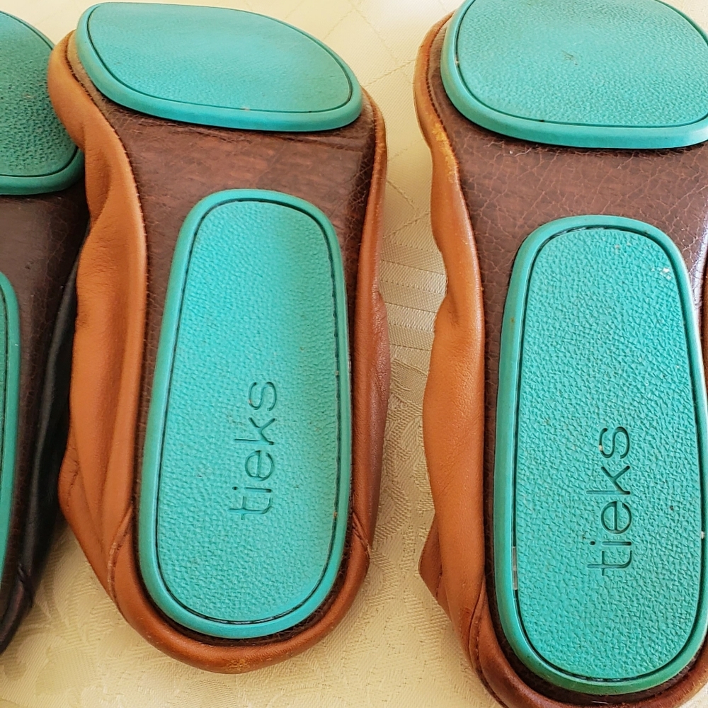 BUNDLE!! Two Pairs of Size 7 Tieks Camel and Black - Picture 9 of 12